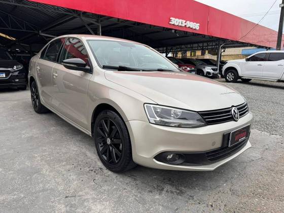 VOLKSWAGEN JETTA 2.0 COMFORTLINE FLEX 4P MANUAL VOLKSWAGEN JETTA 2.0 COMFORTLINE FLEX 4P MANUAL